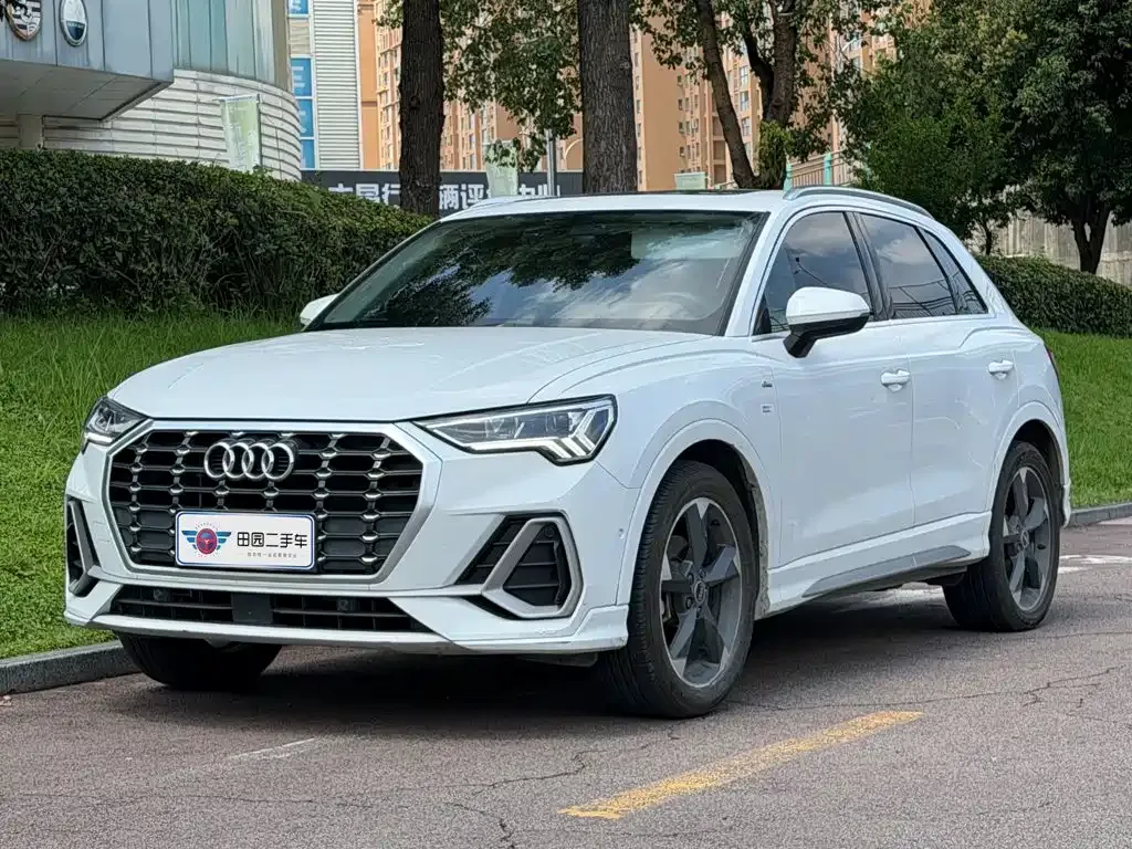 Audi Q3 — фото 1