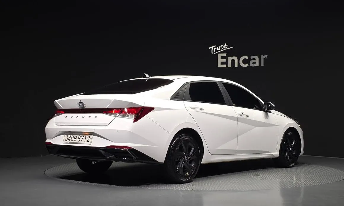 Hyundai AVANTE — фото 3