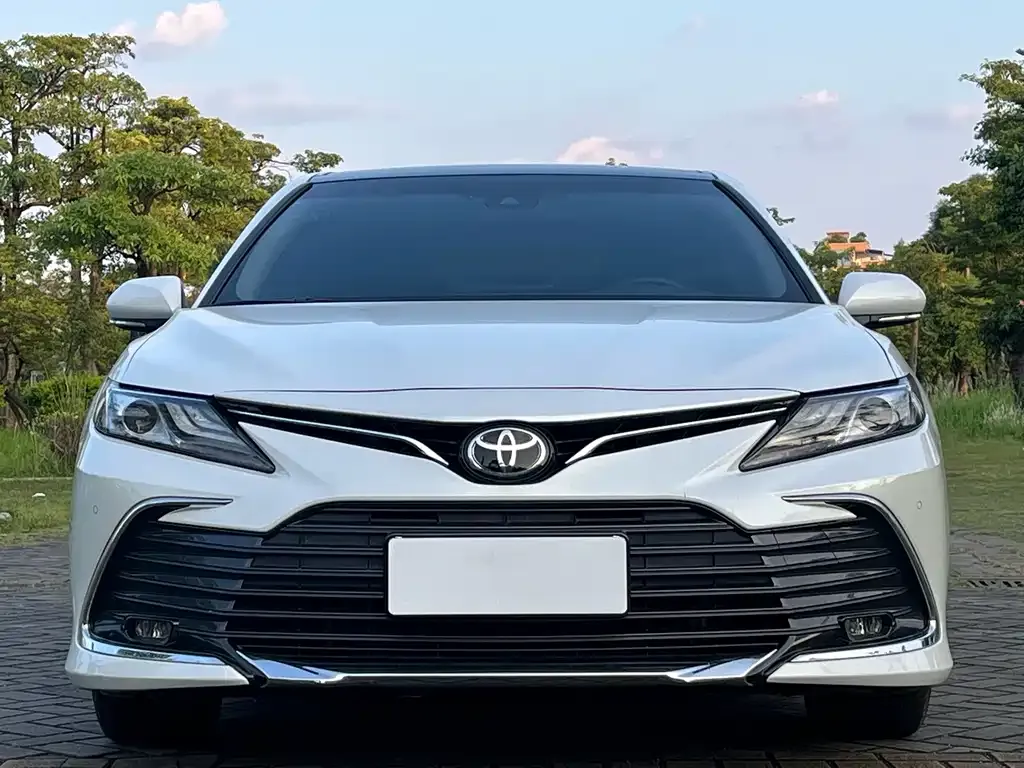 Toyota Camry — фото 8