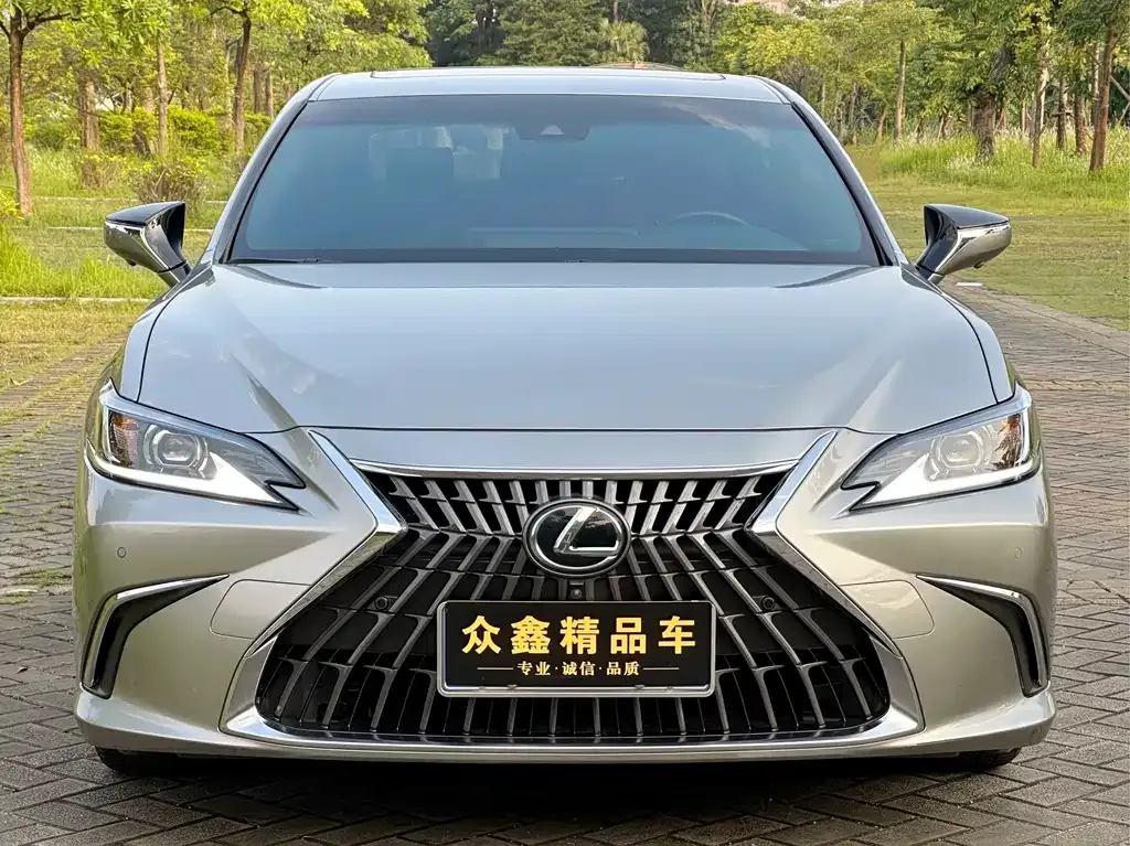 Lexus ES — фото 8