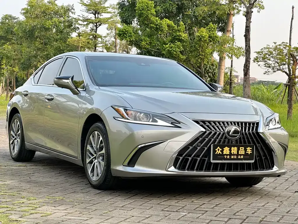 Lexus ES — фото 9