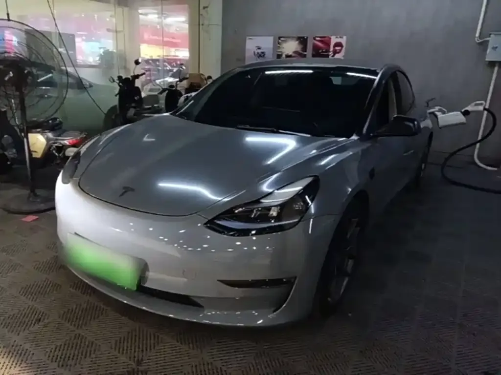 Tesla Model 3 — фото 4