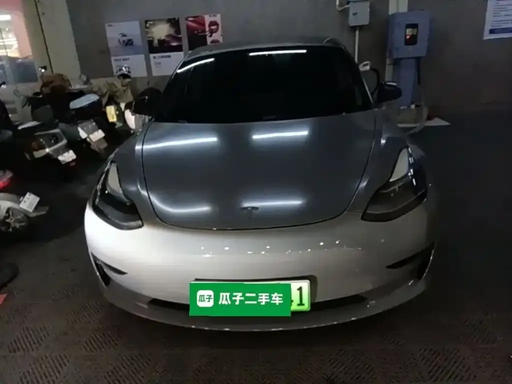 Tesla Model 3 — фото 5