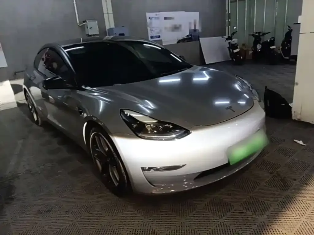 Tesla Model 3 — фото 10