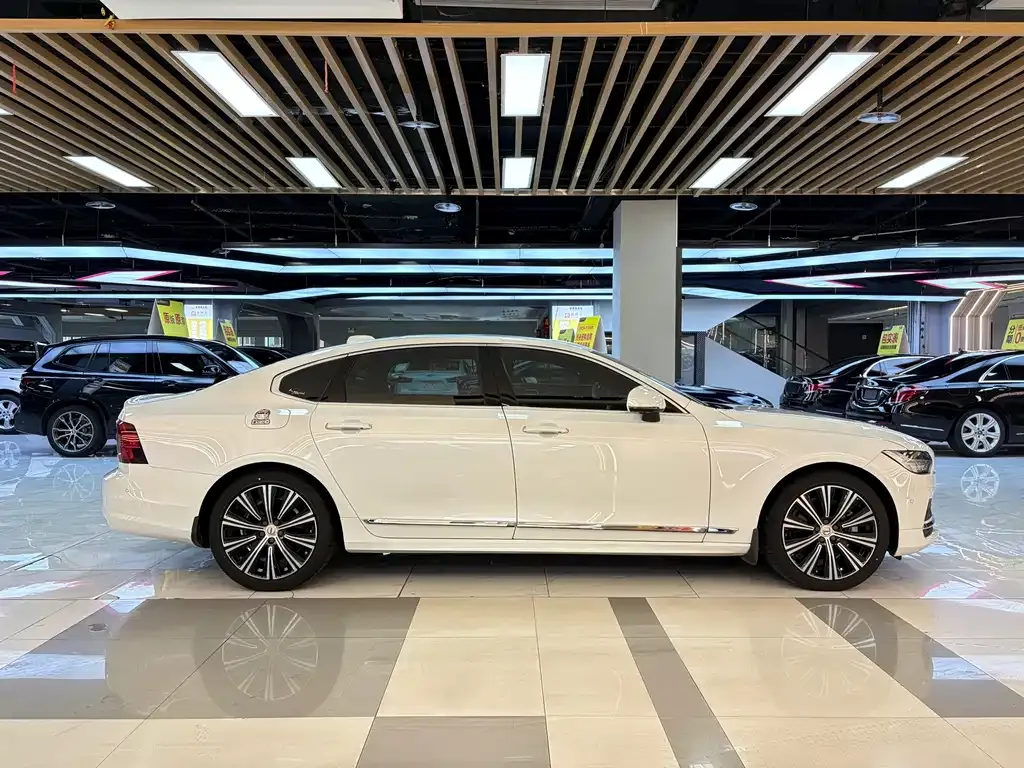 Volvo S90 — фото 4