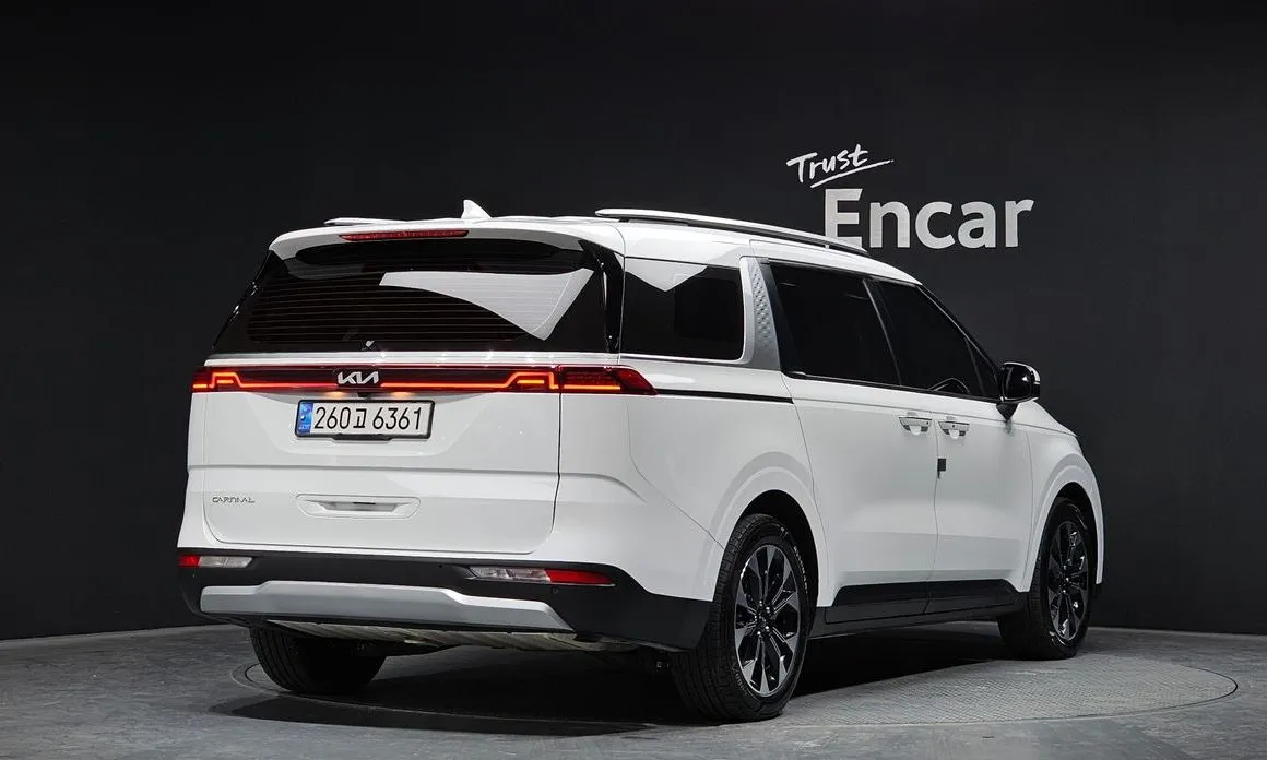 Kia Carnival — фото 4