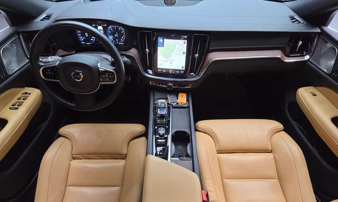 Volvo S60 — фото 10