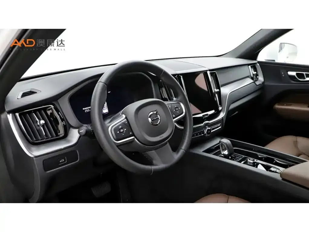 Volvo XC60 — фото 9