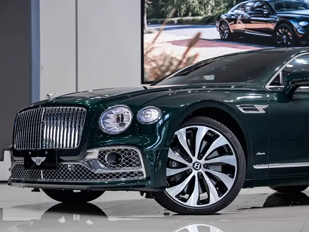 Bentley Flying Spur — фото 3