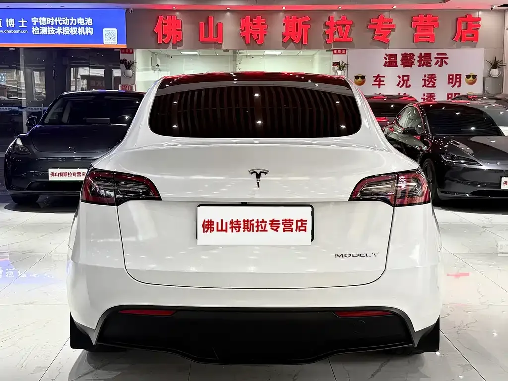 Tesla Model Y — фото 5