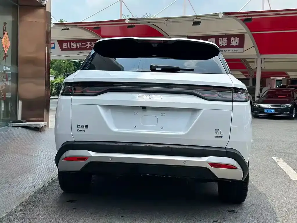 BYD L DM-i — фото 4
