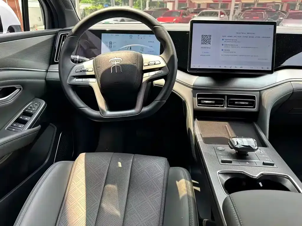 BYD L DM-i — фото 7