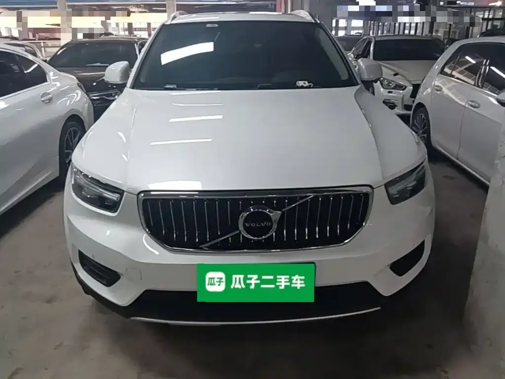 Volvo XC40 — фото 4