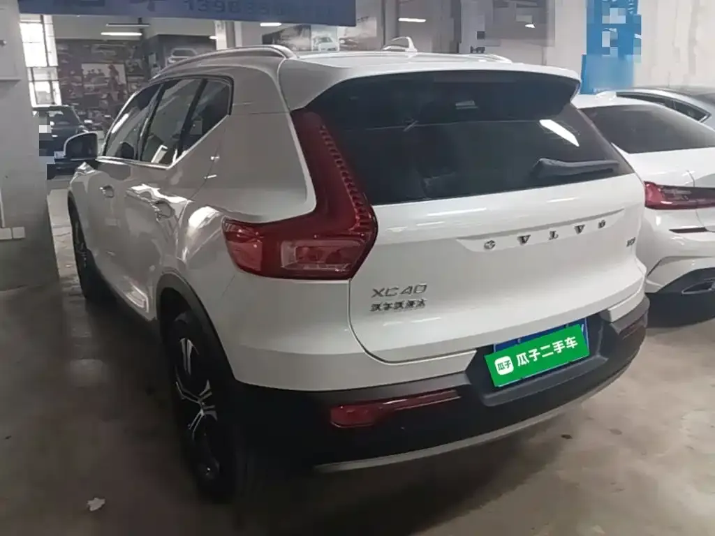 Volvo XC40 — фото 2