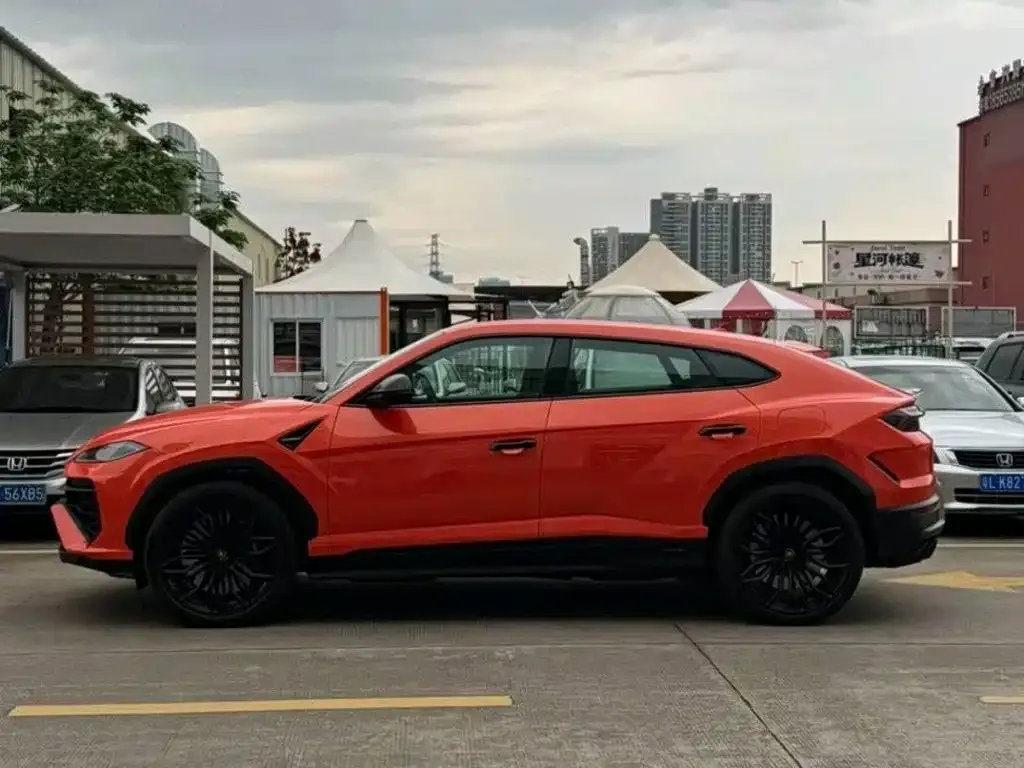 Lamborghini Urus SE — фото 6