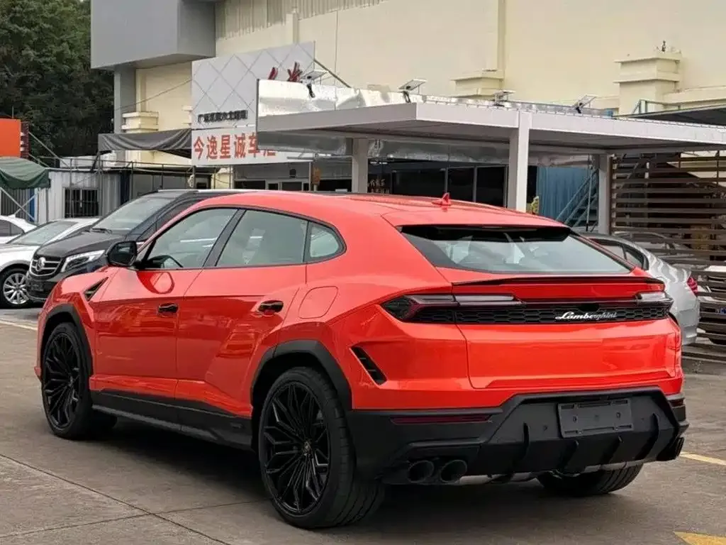 Lamborghini Urus SE — фото 2