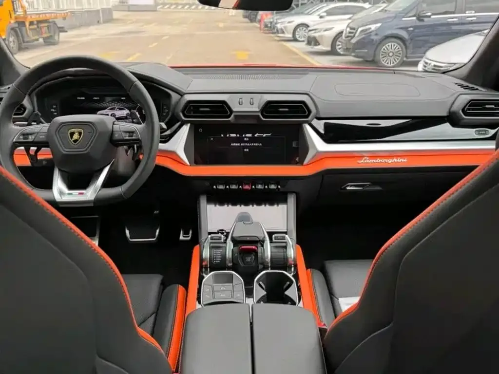 Lamborghini Urus SE — фото 4