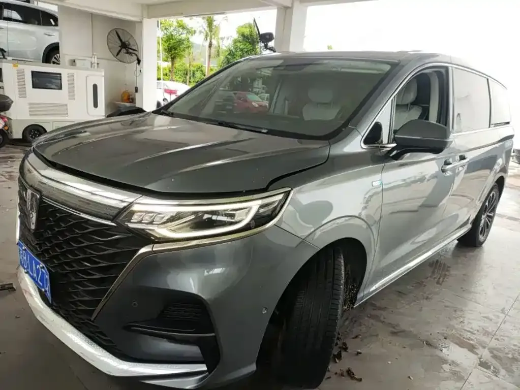 Roewe iMAX8 — фото 1