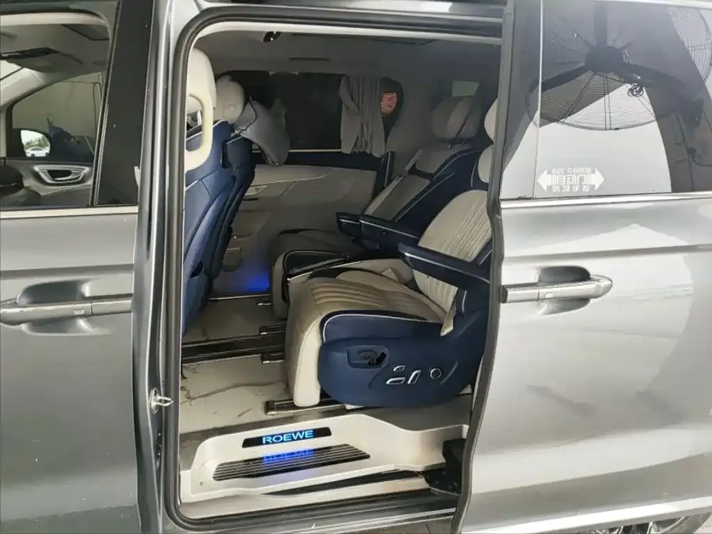 Roewe iMAX8 — фото 2