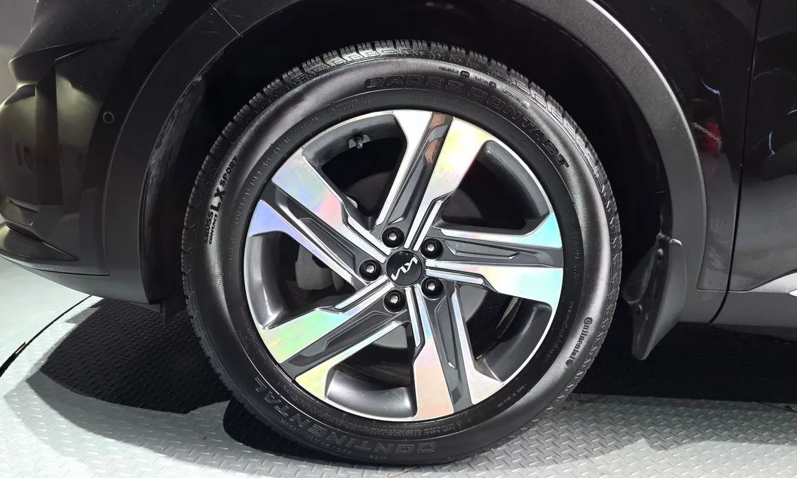 Kia Sorento — фото 8
