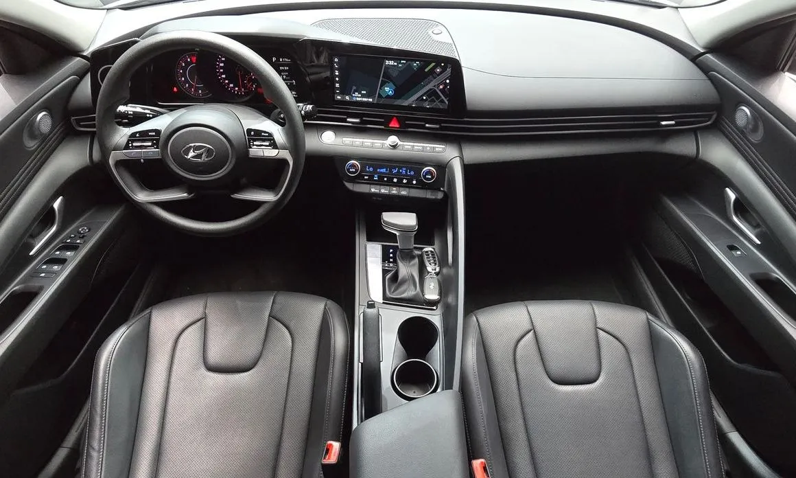 Hyundai AVANTE — фото 3