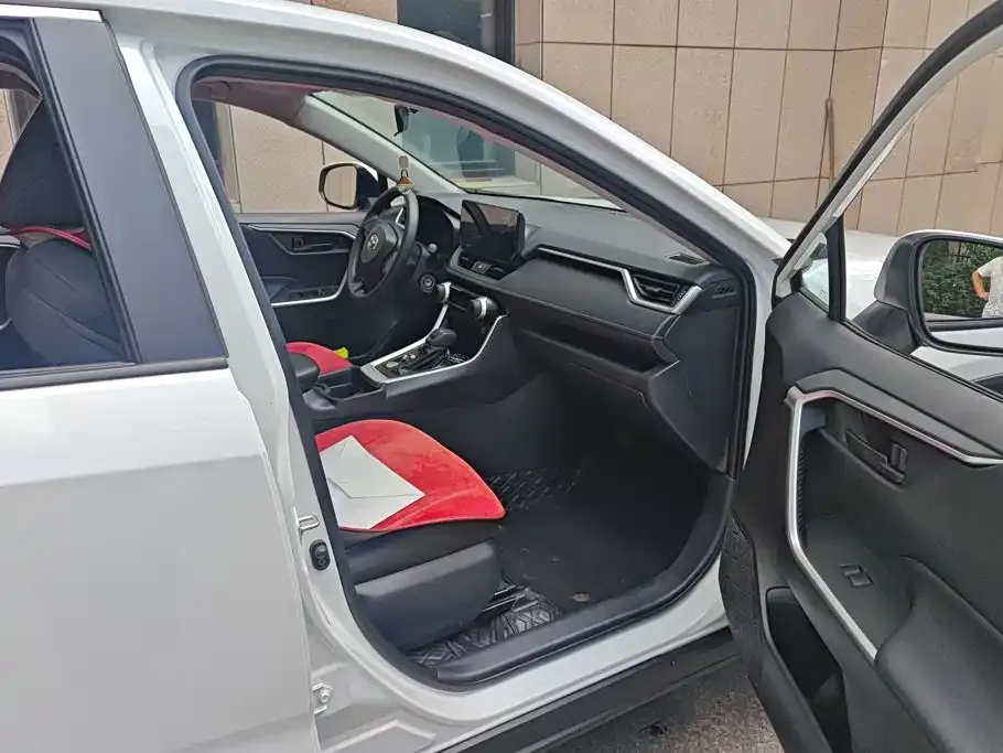 Toyota Wildlander — фото 10