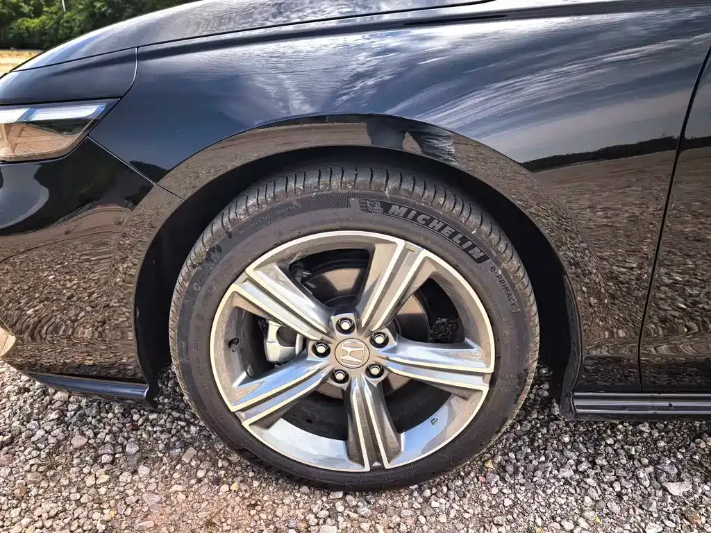 Honda Accord — фото 9