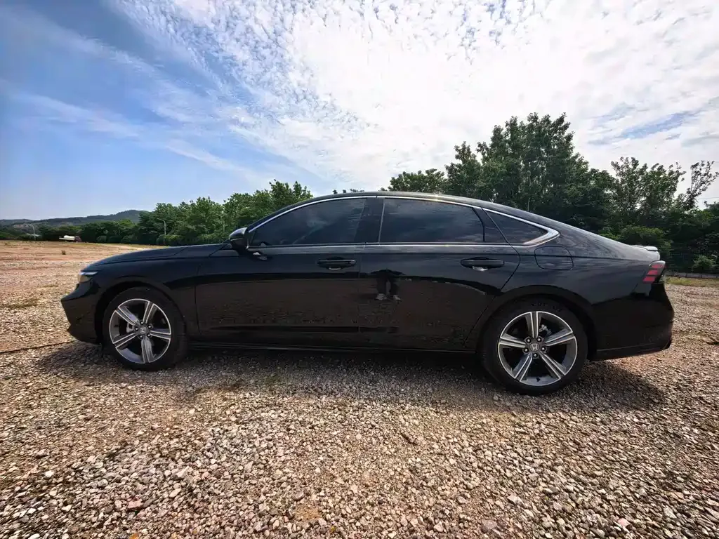 Honda Accord — фото 10