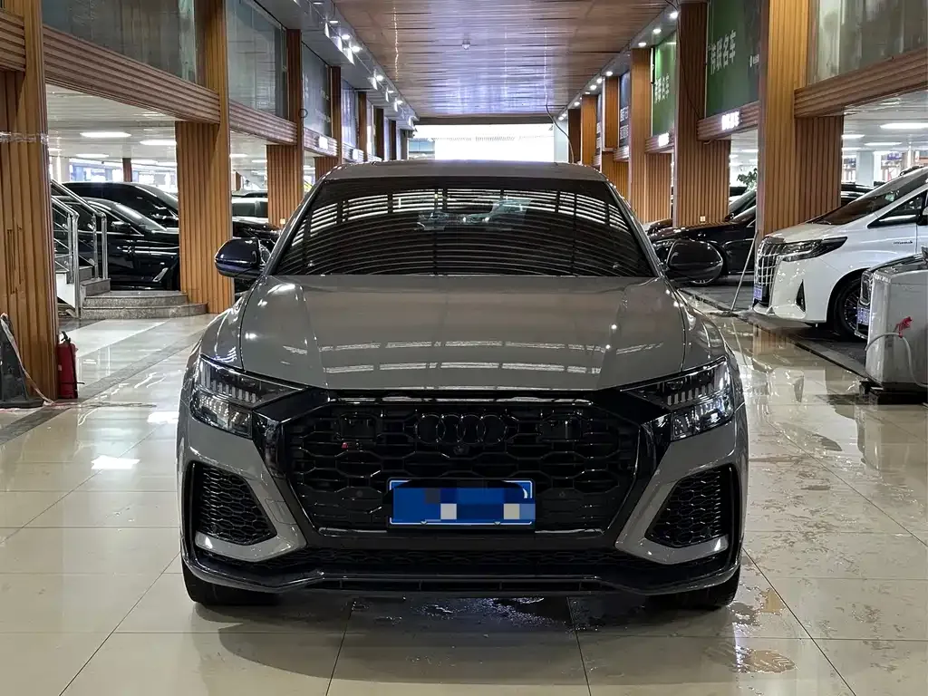 Audi RS Q8 — фото 6