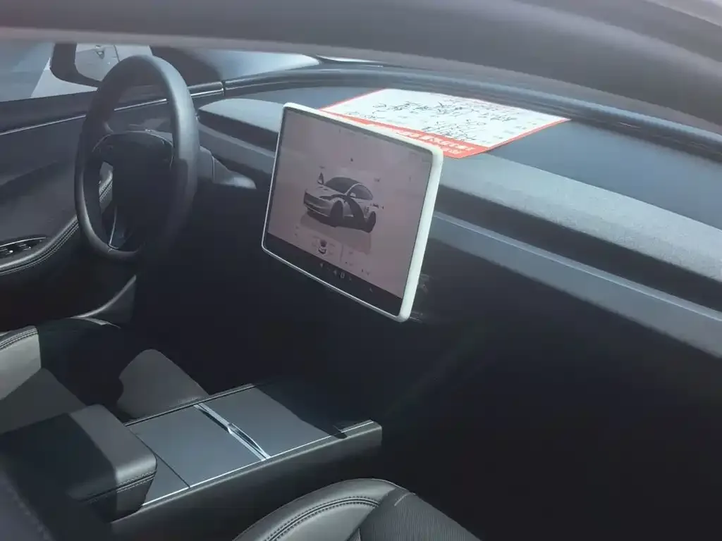 Tesla Model 3 — фото 6