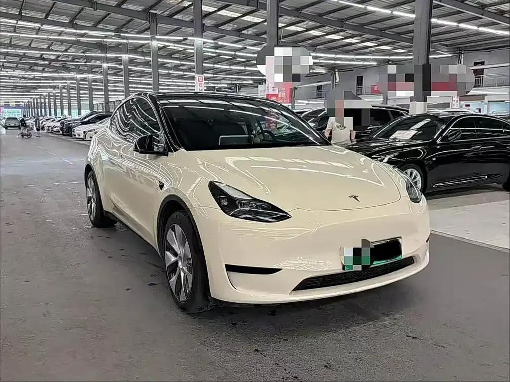 Tesla Model Y — фото 5