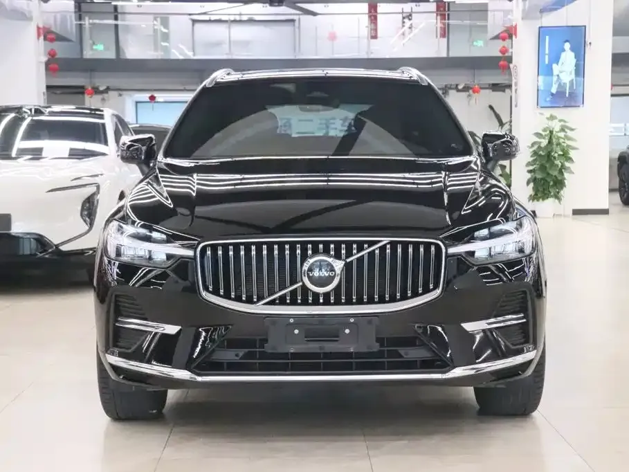 Volvo XC60 — фото 10