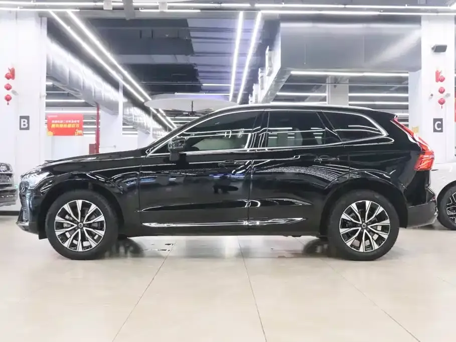 Volvo XC60 — фото 9