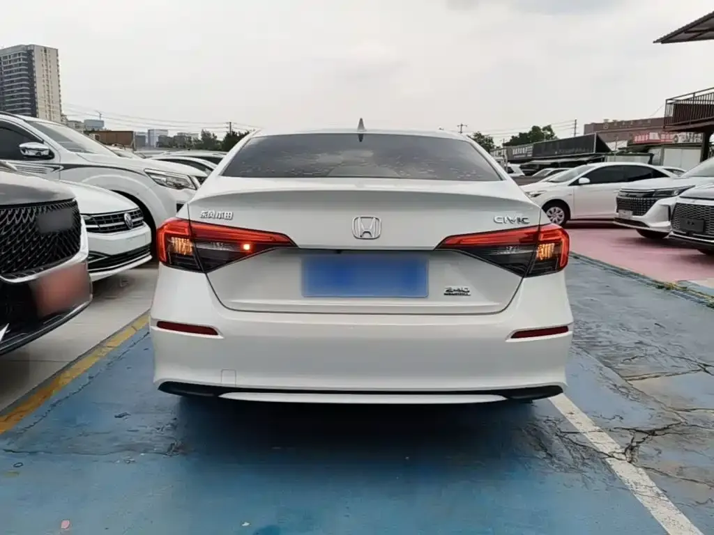 Honda Civic — фото 10