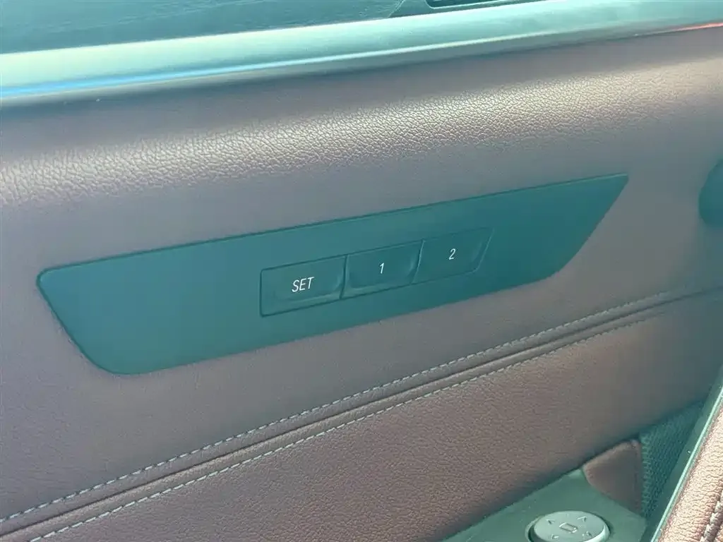 BMW 5 Series — фото 10