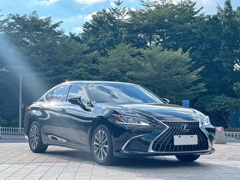 Lexus ES — фото 9