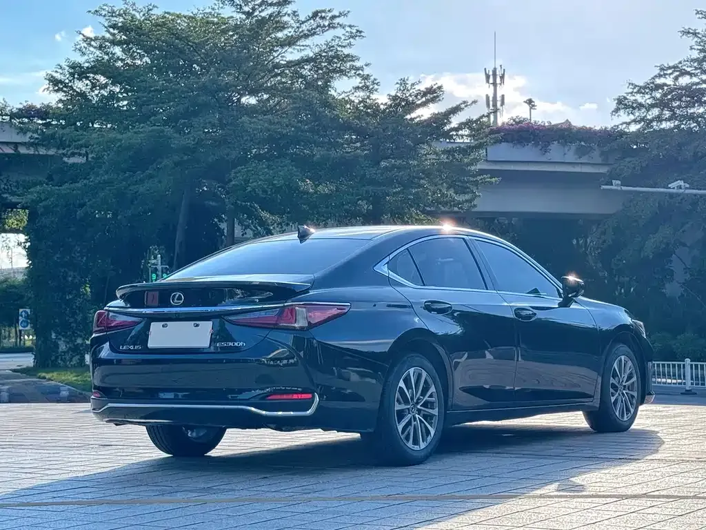 Lexus ES — фото 4
