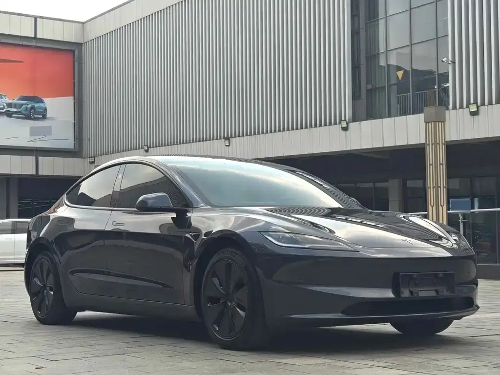 Tesla Model 3 — фото 5