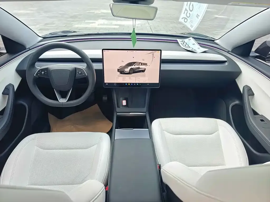 Tesla Model 3 — фото 7