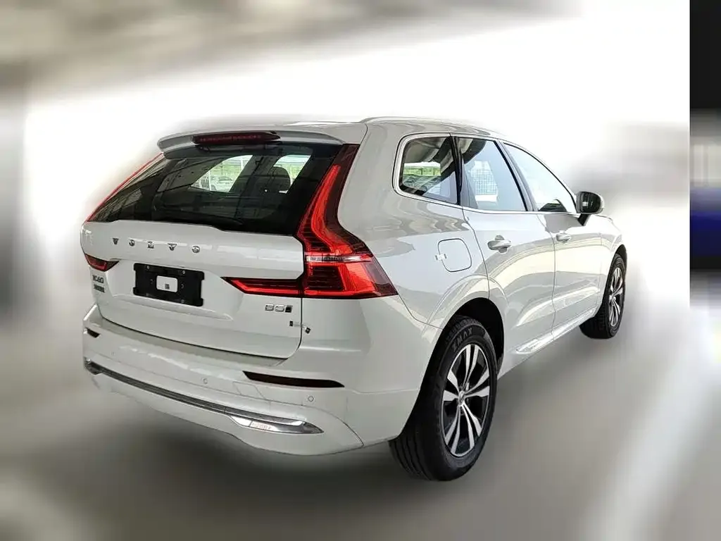 Volvo XC60 — фото 3