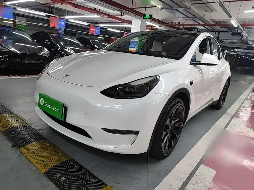Tesla Model Y — фото 7