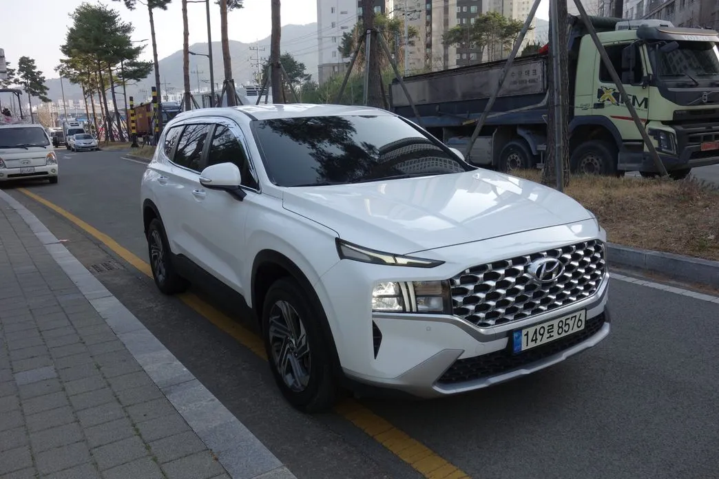 Hyundai Santafe — фото 1