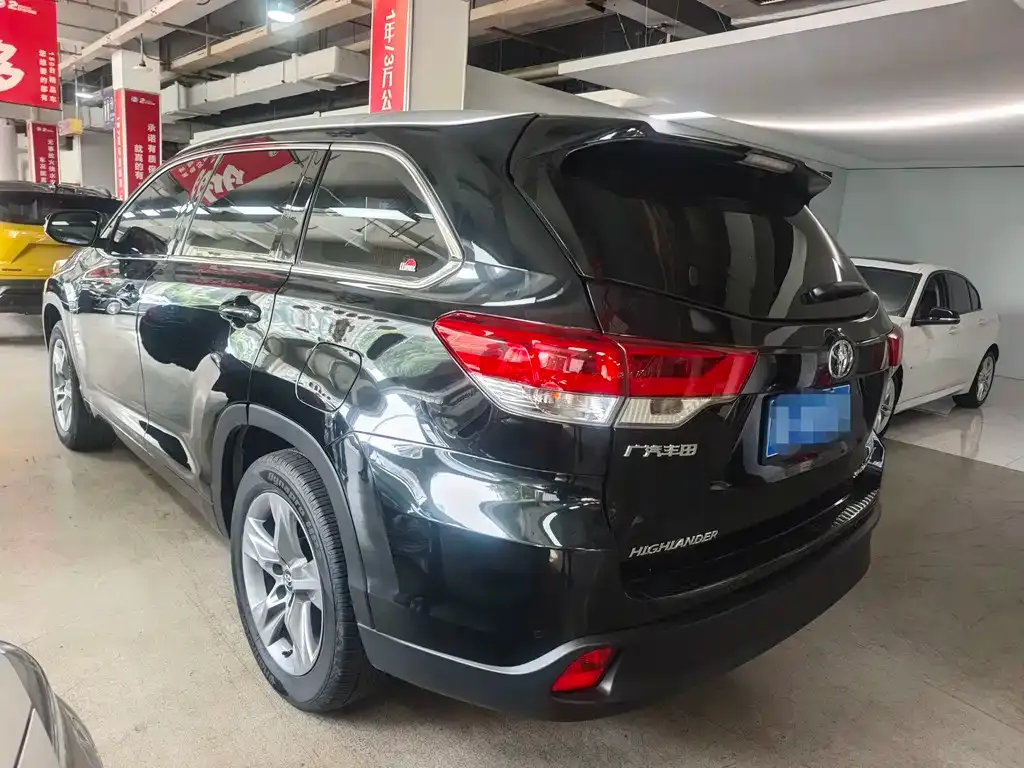Toyota Highlander — фото 4