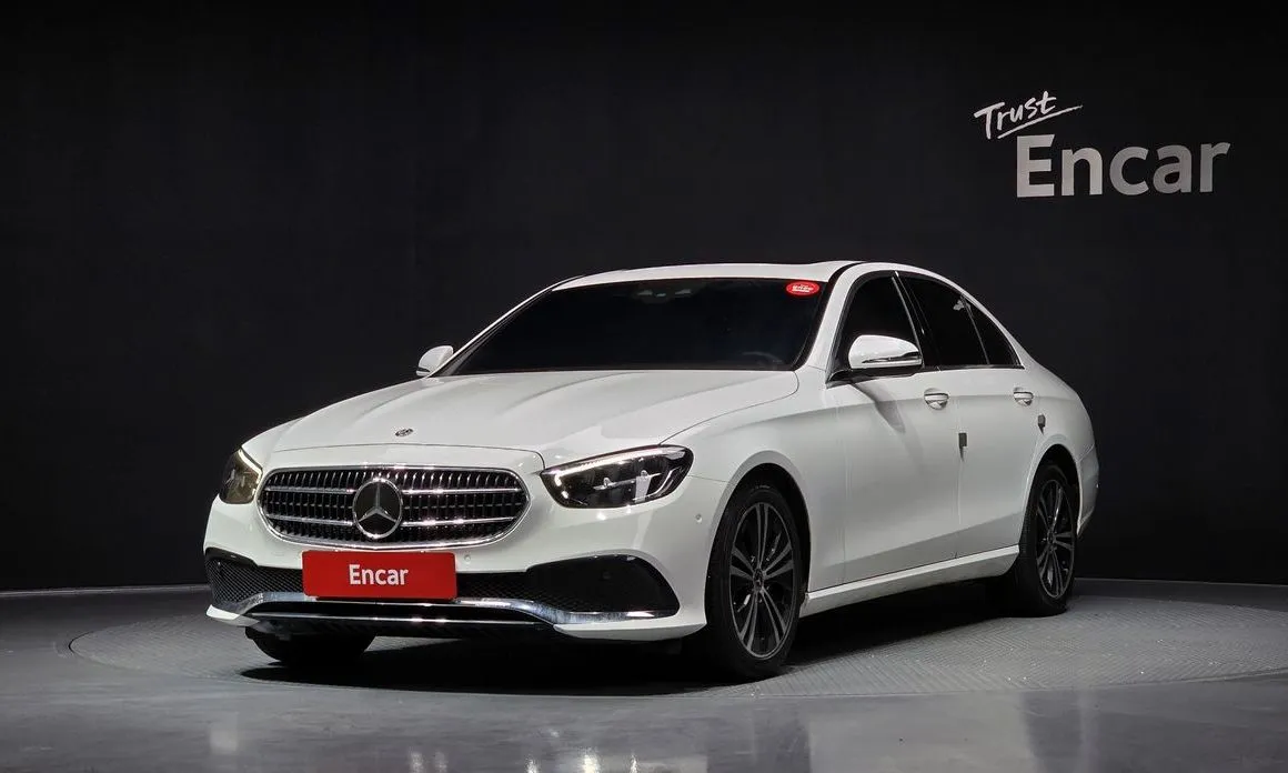 Mercedes-Benz E-Class — фото 1