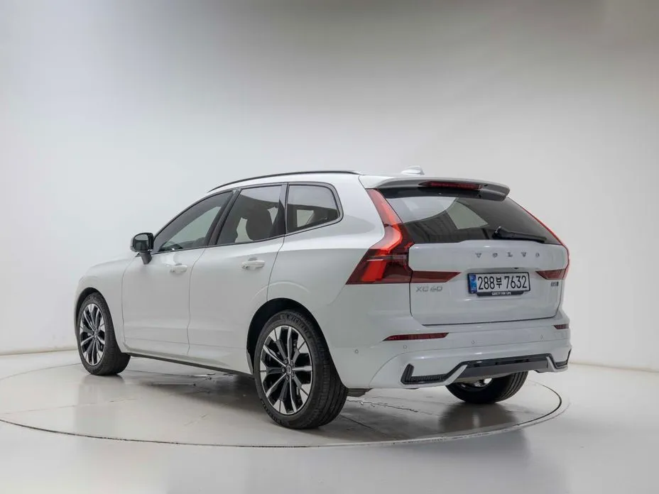 Volvo XC60 — фото 2