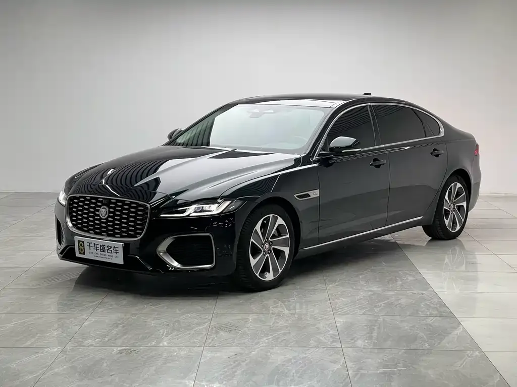 Jaguar XFL — фото 1