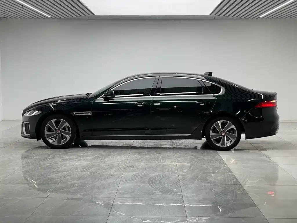 Jaguar XFL — фото 10