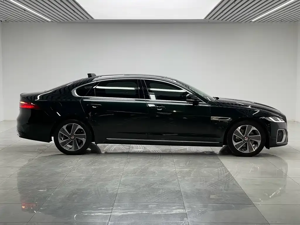 Jaguar XFL — фото 4