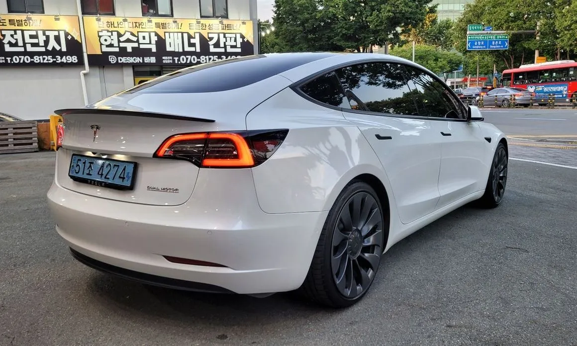 Tesla Model 3 — фото 10