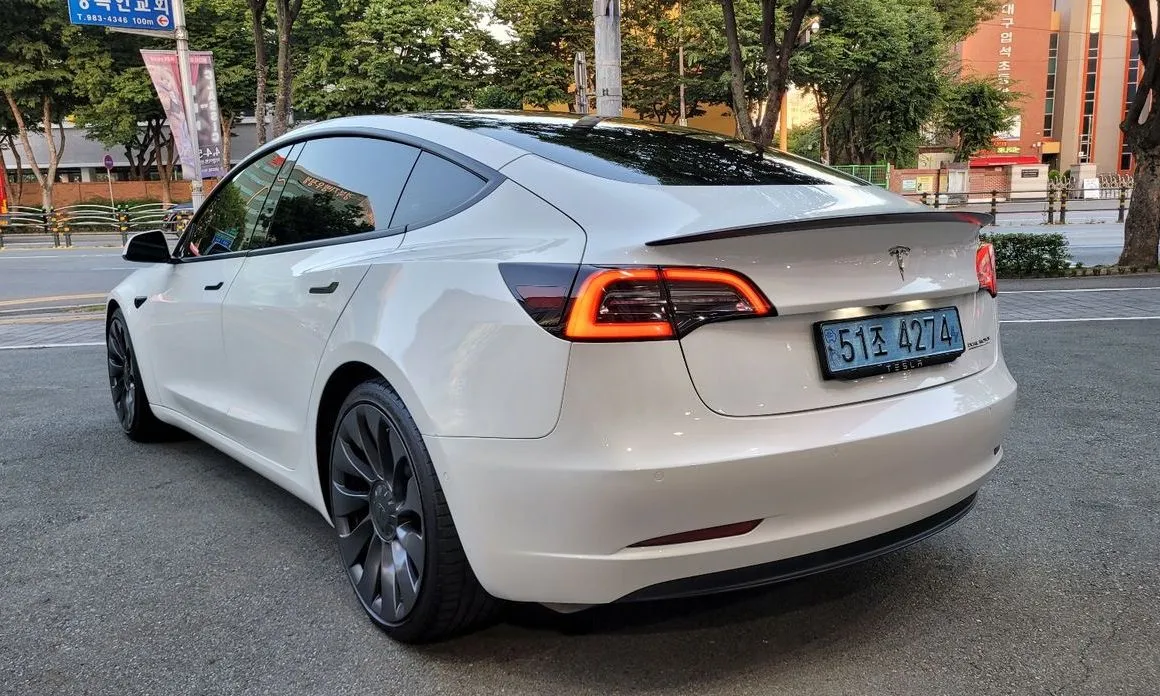 Tesla Model 3 — фото 7